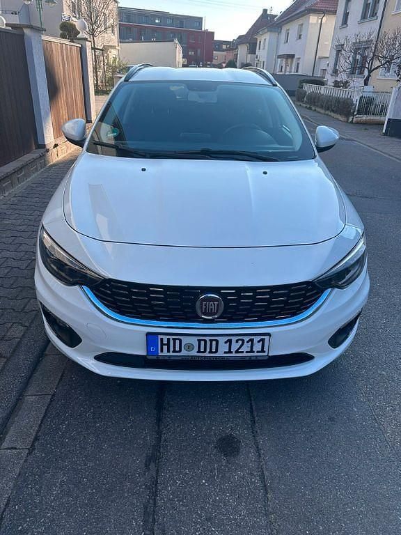 Gebraucht Fiat Tipo Easy 120 PS (88 kW) 2017 Weiß Limousine