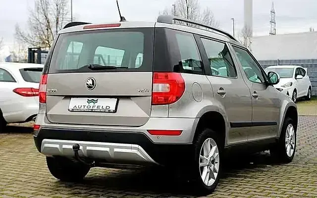 Używany Skoda Yeti 105 KM (77 kW) 2014 Szary SUV