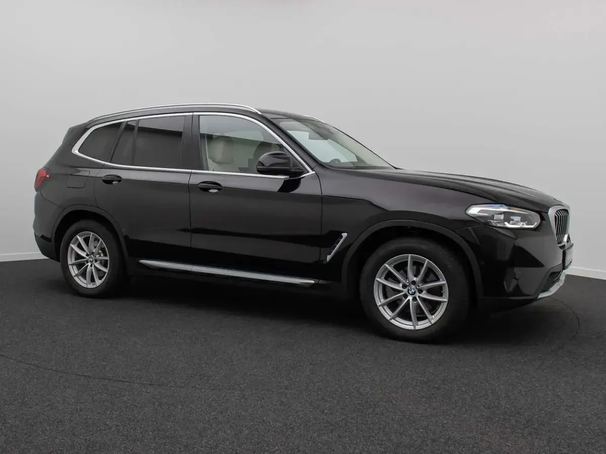 Gebraucht BMW X3 190 PS (139 kW) 2023 Schwarz ii668 SUV