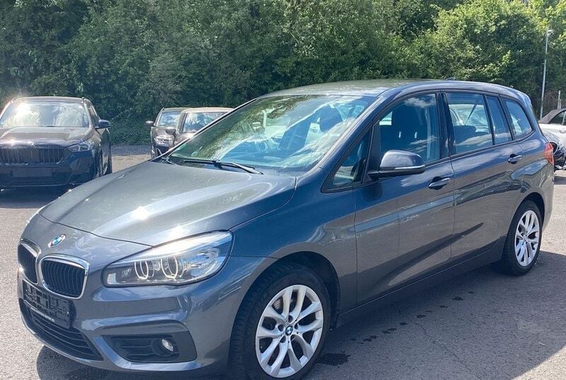 Grau Gebraucht 2018 BMW 220 Gran Tourer Advantage Van / Kleinbus | 13.950 € (Superpreis) - Bild 1/4