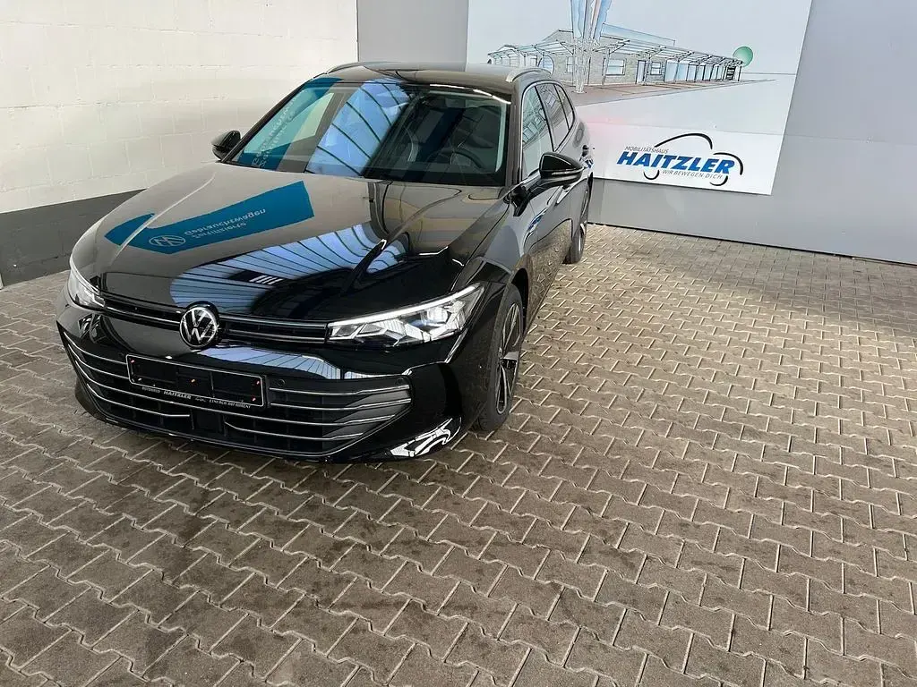 Gebraucht VW Passat Business 150 PS (110 kW) 2024 Schwarz Kombi