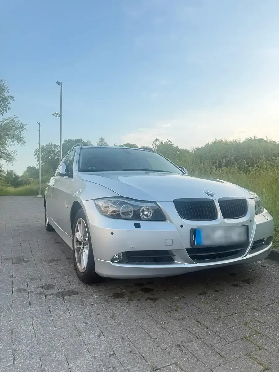 Gebraucht BMW 320 150 PS (110 kW) 2007 Silber Kombi