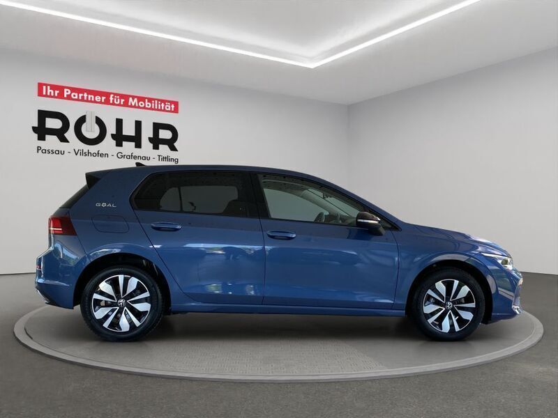 Gebraucht VW Golf VIII Goal 116 PS (85 kW) 2024 Anemonenblaumetallic Limousine
