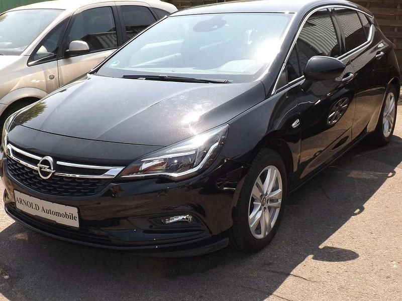 Gebraucht Opel Astra Dynamic 150 PS (110 kW) 2017 Onyx schwarz Limousine