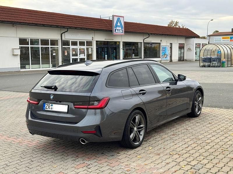 Gebraucht BMW 320 Advantage 190 PS (139 kW) 2021 Grau Kombi