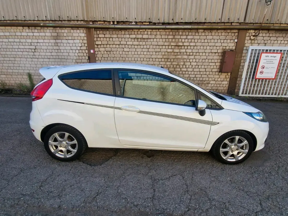 Gebraucht Ford Fiesta 2012 Weiß Kleinwagen