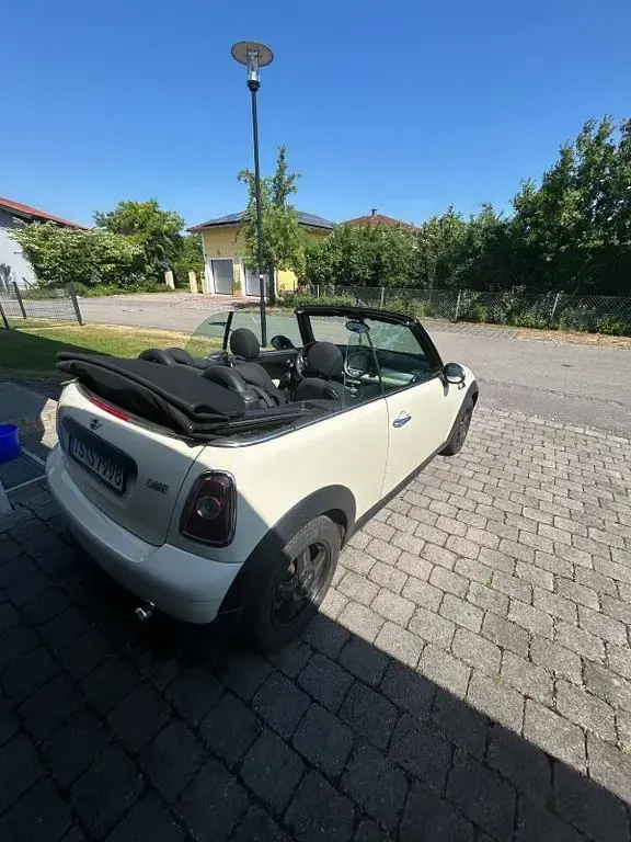 Käytetty Mini One Cabriolet 98 HP (72 kW) 2010 Valkoinen Avoauto
