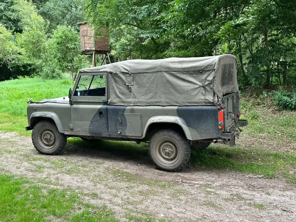 Gebraucht Land Rover Defender 69 PS (50 kW) 1995 Grün SUV