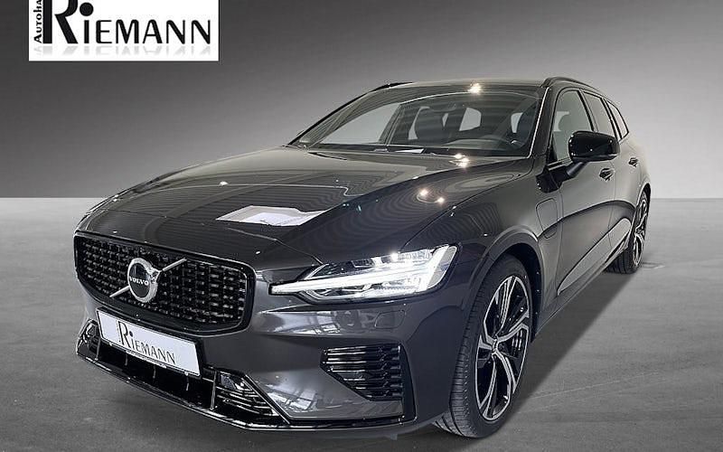 Gebraucht Volvo V60 Plus 350 PS (257 kW) 2025 Grau Kombi