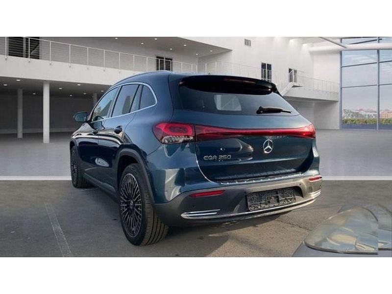 Gebraucht Mercedes EQA250 139 kW (190 PS) 2022 Blau SUV