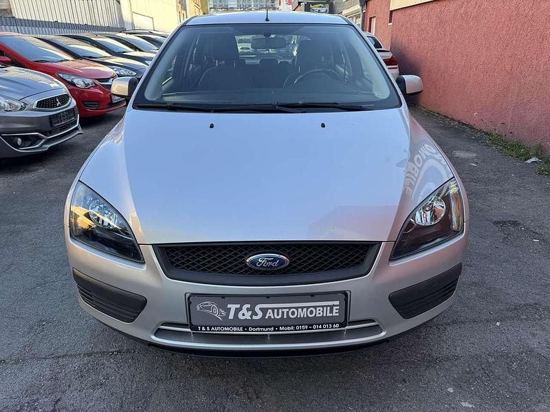 Gebraucht Ford Focus Fun X 101 PS (74 kW) 2007 Polarsilber metallic Limousine