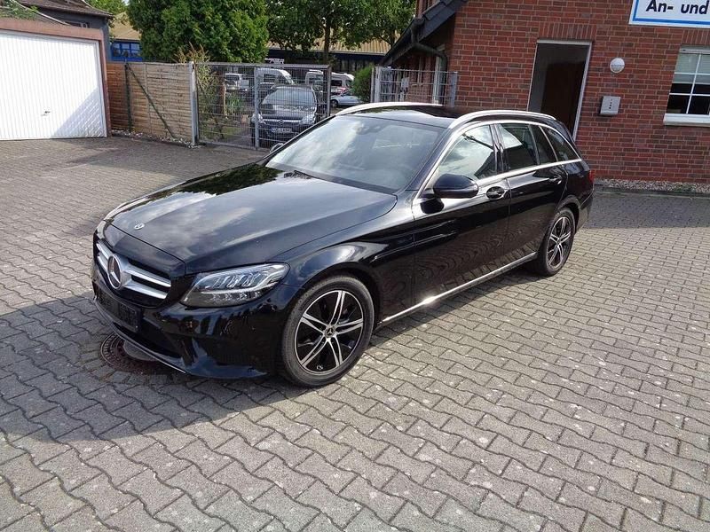 Schwarz/baltic black Gebraucht 2021 Mercedes C220 Kombi | 18.900 € (Superpreis) - Bild 1/4