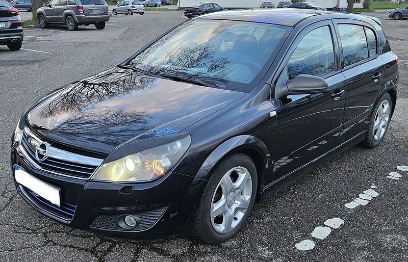 Gebraucht Opel Astra 116 PS (85 kW) 2008 Schwarz Limousine