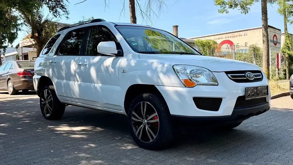 Gebraucht Kia Sportage LX 141 PS (103 kW) 2008 Weiß SUV