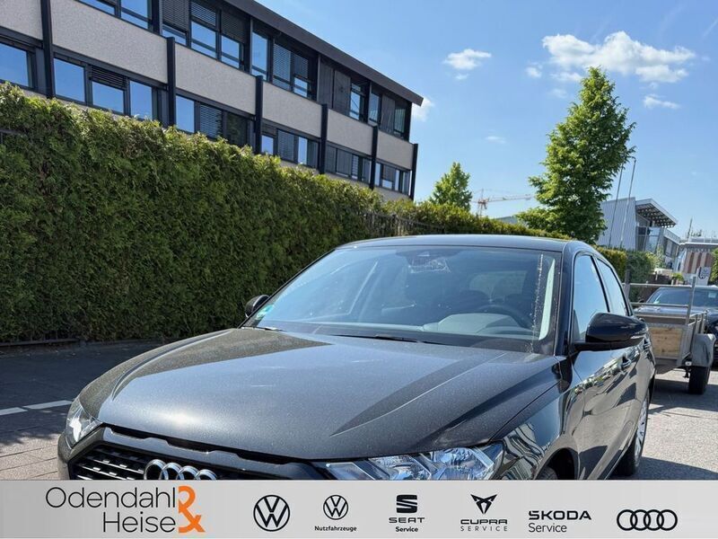 Mythosschwarz Gebraucht 2024 Audi A1 Sportback Basis Kleinwagen | 22.980 € (Superpreis) - Bild 1/4