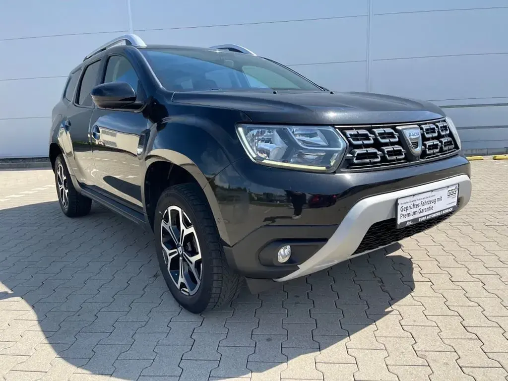 Używany Dacia Duster Celebration 101 KM (74 kW) 2020 Czarny SUV