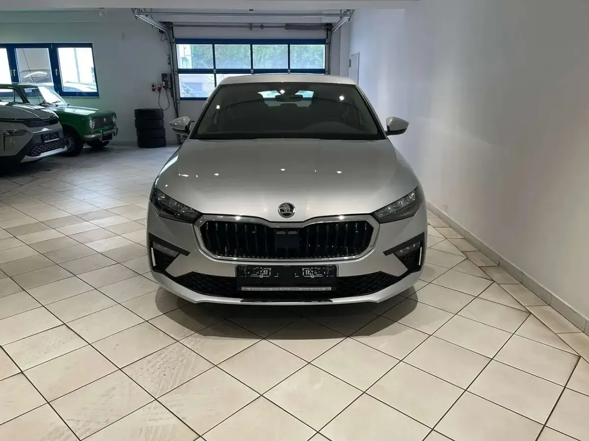 Gebraucht Skoda Scala 116 PS (85 kW) 2025 Silber Kleinwagen