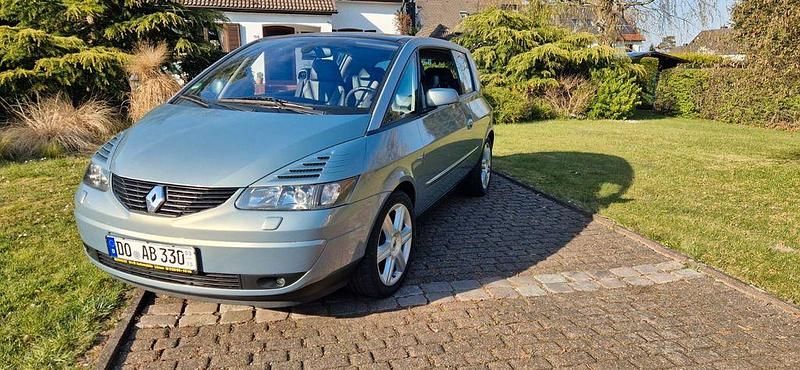 Second-hand Renault Avantime Expression 207 CP (152 kW) 2003 Albastru Monovolum