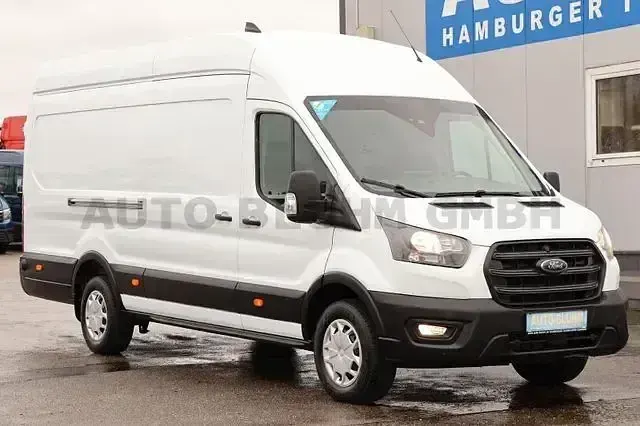 Second-hand Ford Transit 131 CP (96 kW) 2024 Alb Monovolum