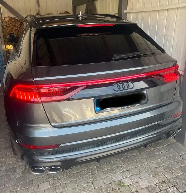Gebraucht Audi SQ8 Competition 507 PS (372 kW) 2024 Grau SUV