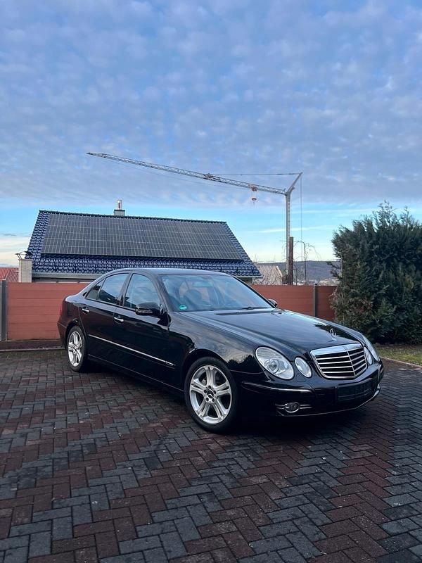 Gebraucht Mercedes E350 272 PS (200 kW) 2008 Schwarz Limousine