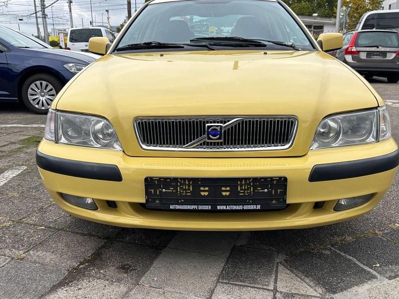 Gebraucht Volvo S40 163 PS (119 kW) 2001 Gelb Limousine