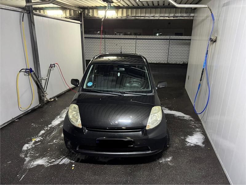 Schwarz Gebraucht 2007 Daihatsu Sirion Kleinwagen | 1.600 € - Bild 1/4