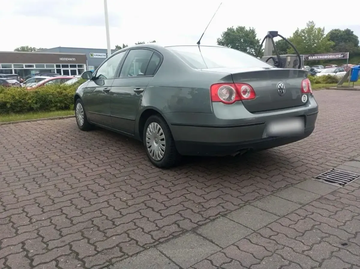Gebraucht VW Passat 148 PS (108 kW) 2008 Braun Limousine