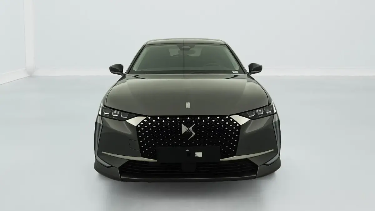 Gebraucht DS Automobiles DS4 Rivoli 131 PS (96 kW) 2024 Gris platinium / toit noir perla nera SUV