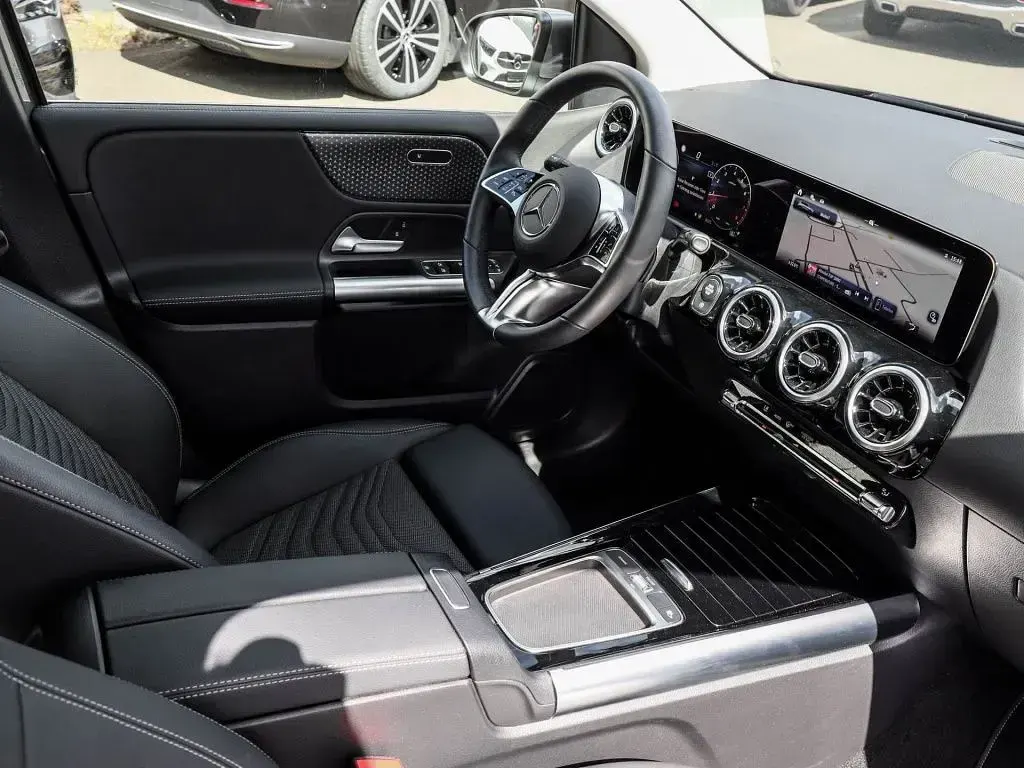 Gebraucht Mercedes B200 Progressive 163 PS (119 kW) 2025 Grau metalliclack mountaingrau Kleinwagen