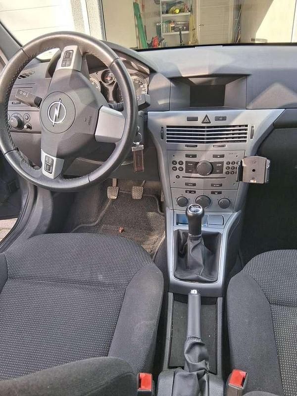 Gebraucht Opel Astra Selection 90 PS (66 kW) 2009 Blau Limousine