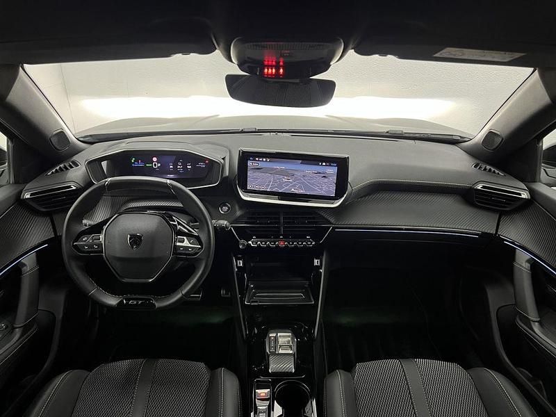 Gebraucht Peugeot e-2008 GT 114 kW (156 PS) 2024 Perla nera schwarz (metallic) SUV
