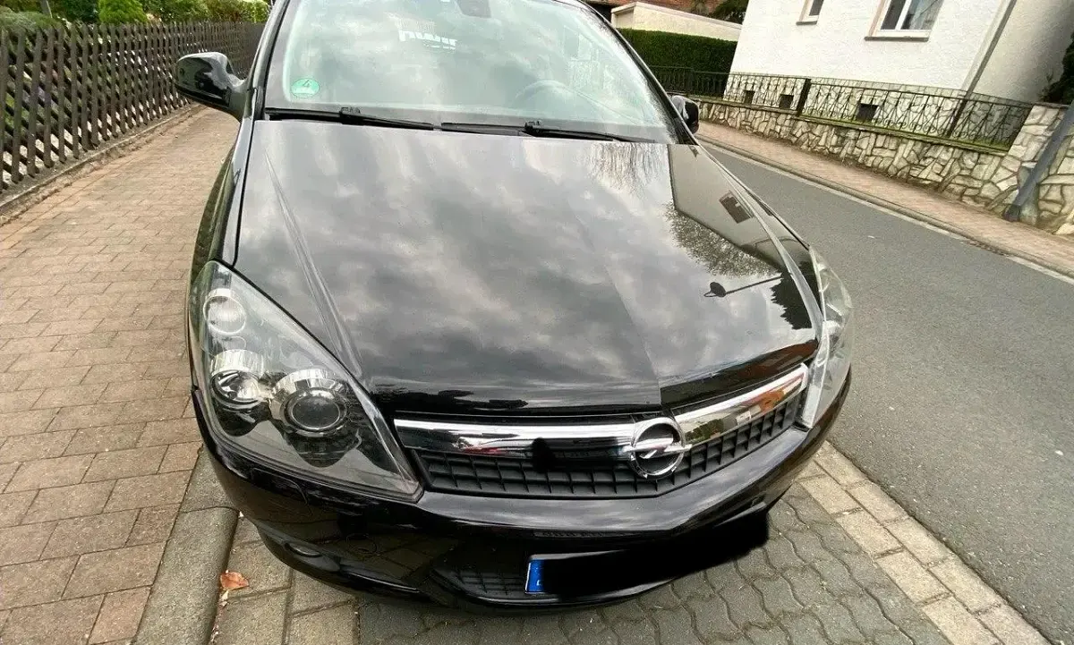 Gebraucht Opel Astra GTC 90 PS (66 kW) 2009 Schwarz Coupé