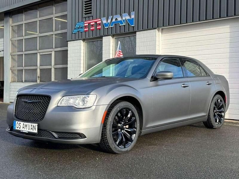 Oracal graphit matt met. Gebraucht 2017 Chrysler 300C Limited Limousine | 19.500 € (Fairer Preis) - Bild 1/4