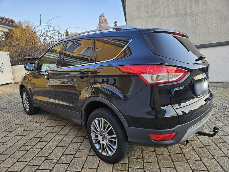 Gebraucht Ford Kuga Titanium 163 PS (119 kW) 2014 Schwarz SUV