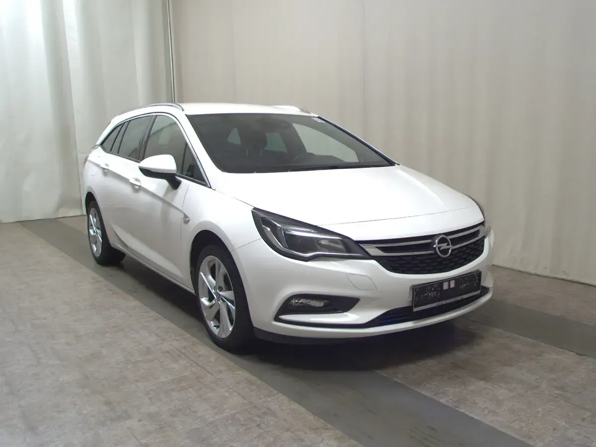 Gebraucht Opel Astra Dynamic 136 PS (100 kW) 2017 Weiss Kombi