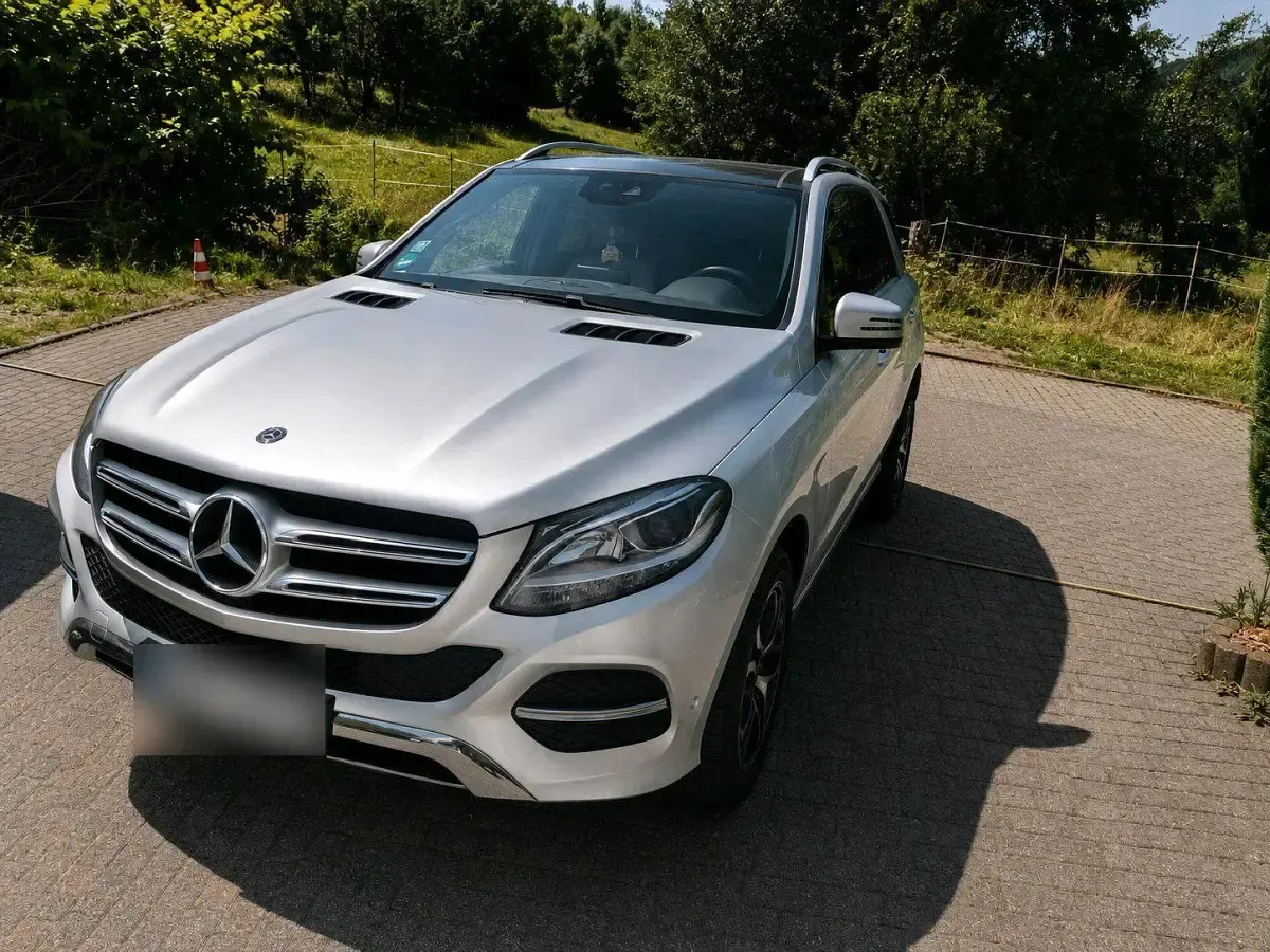 Gebraucht Mercedes GLE250 204 PS (150 kW) 2018 Silber SUV