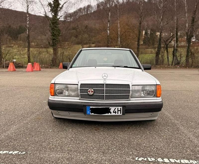 Second-hand Mercedes 190 132 CP (97 kW) 1989 Alb Berlinǎ