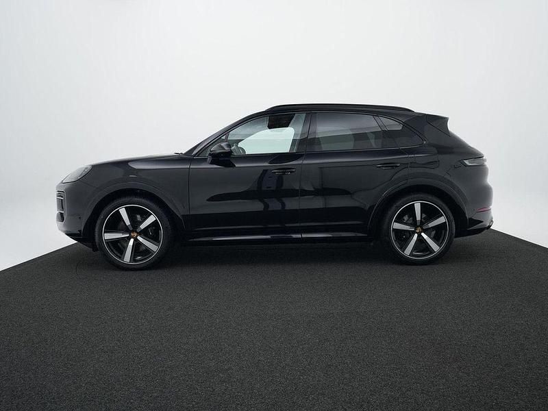 Gebraucht Porsche Cayenne 470 PS (345 kW) 2023 Schwarz SUV