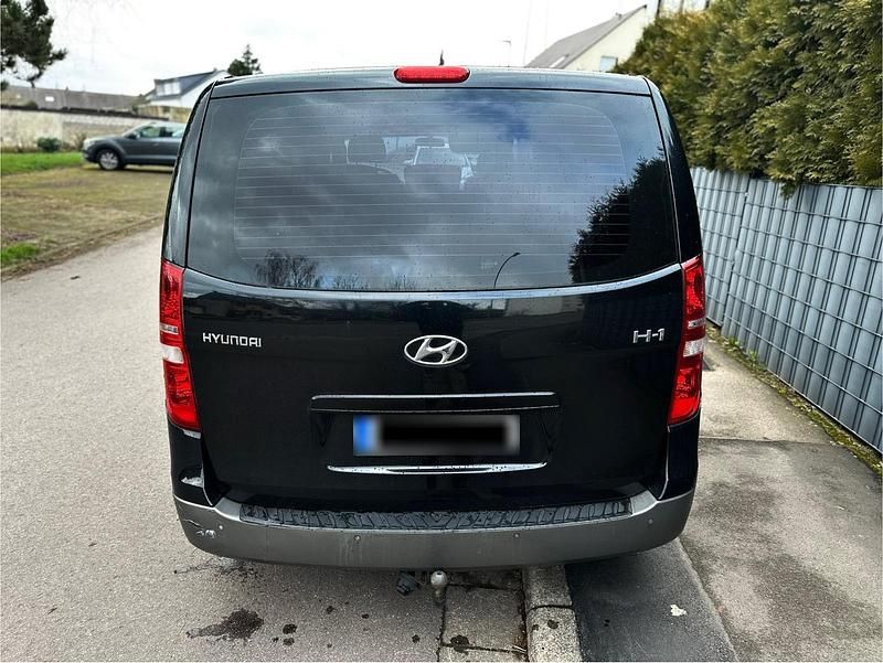 Gebraucht Hyundai H-1 170 PS (125 kW) 2008 Schwarz Van / Kleinbus