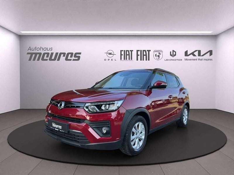 Rot Gebraucht 2020 Ssangyong (KGM) Tivoli SUV | 13.488 € - Bild 1/4