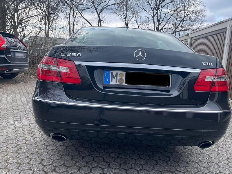 Gebraucht Mercedes E350 Avantgarde 231 PS (169 kW) 2010 Schwarz Limousine