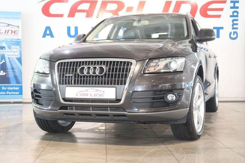 Grau Gebraucht 2009 Audi Q5 Ambiente SUV | 10.444 € (Superpreis) - Bild 1/4