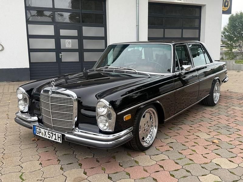 Schwarz Gebraucht 1972 Mercedes W108 Limousine | 39.999 € - Bild 1/4