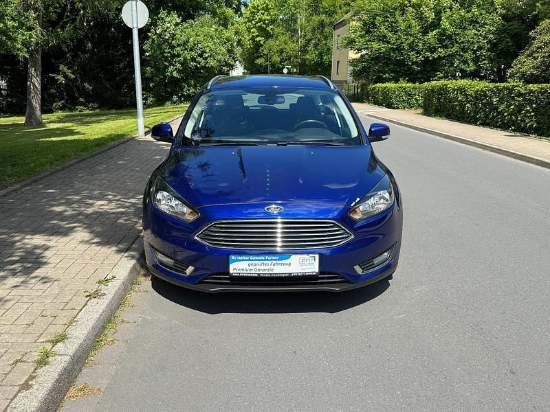 Gebraucht Ford Focus Titanium 125 PS (91 kW) 2017 Blau Kombi