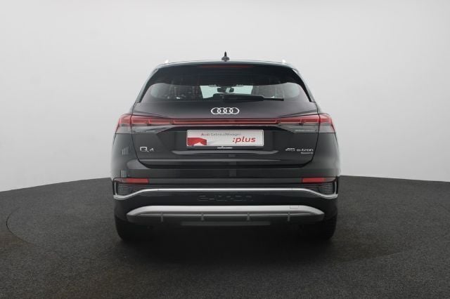 Second-hand Audi Q4 e-tron S-Line 210 kW (286 CP) 2024 Negru SUV