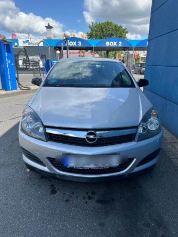 Grau Gebraucht 2007 Opel Astra GTC Coupé | 2.700 € (Fairer Preis) - Bild 1/4