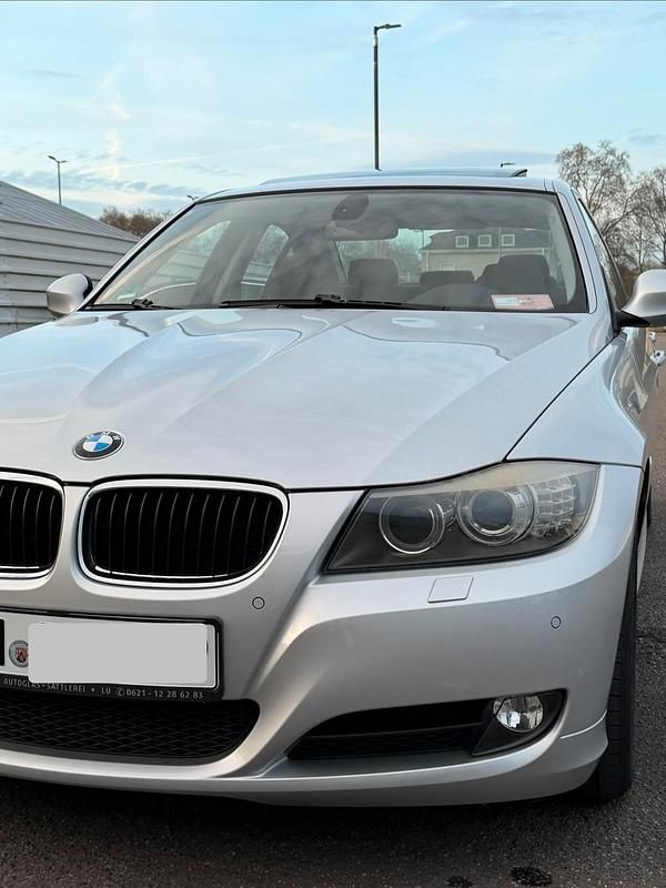 Gebraucht BMW 320 170 PS (125 kW) 2008 Silber Limousine