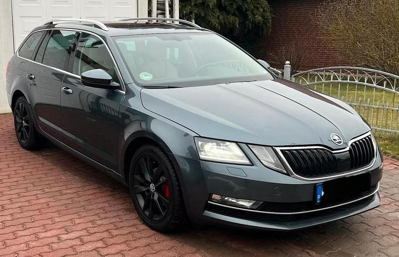Gebraucht Skoda Octavia 2017 Blau Kombi