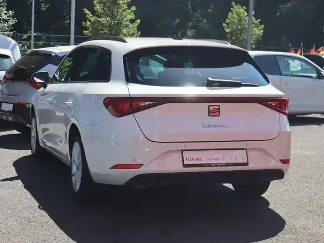 Gebraucht Seat Leon Style 150 PS (110 kW) 2023 Weiß Kombi